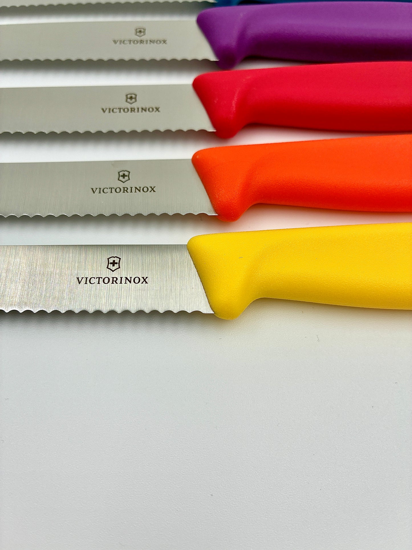 Victorinox Swiss Classic Tomaten- und Tafelmesser 11cm Klinge gezahnt Edelstahl